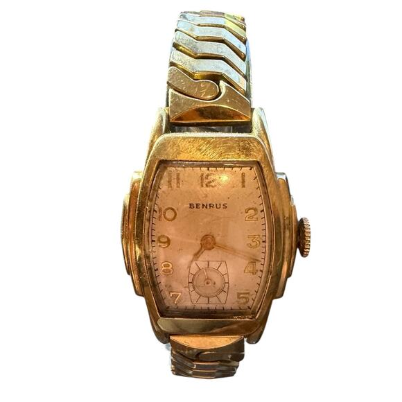 Vintage BENRUS Gold Tone Ladies Manual Wind Wristwatch with Expansion Band